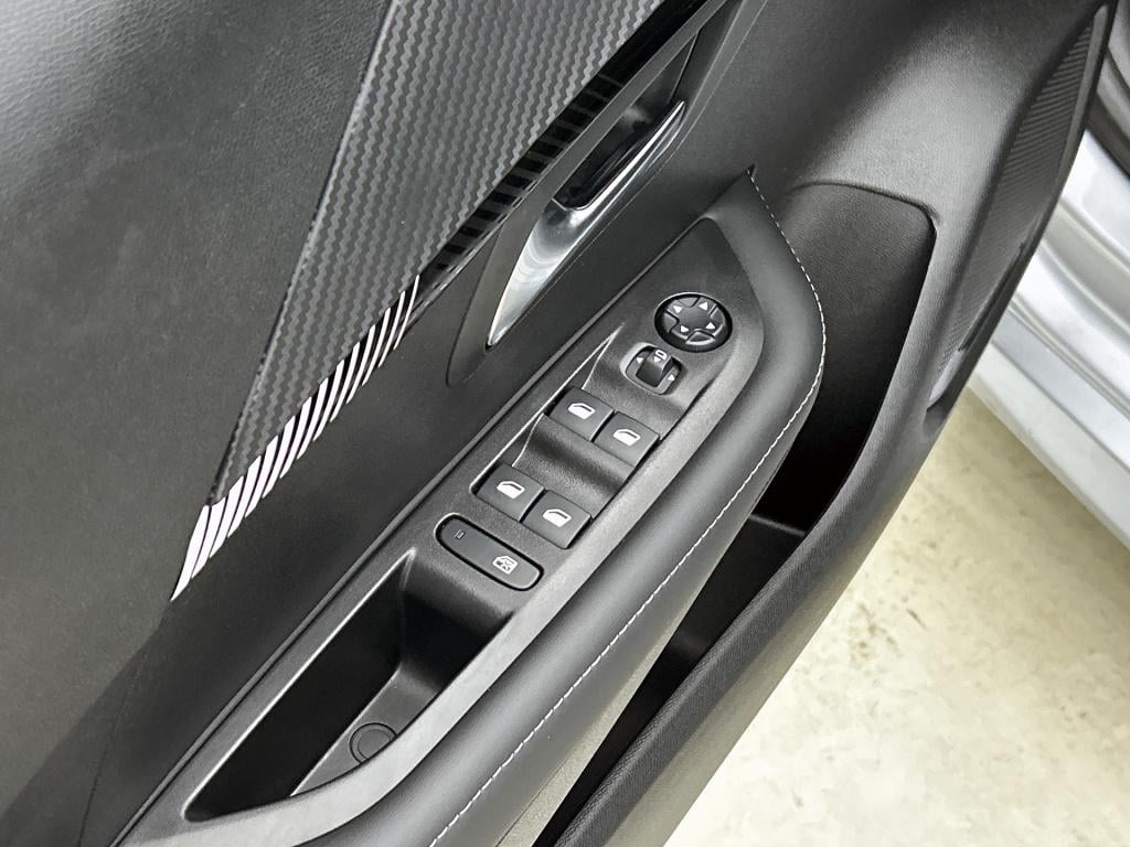 Peugeot 208 hybrid 110 pk automaat allure