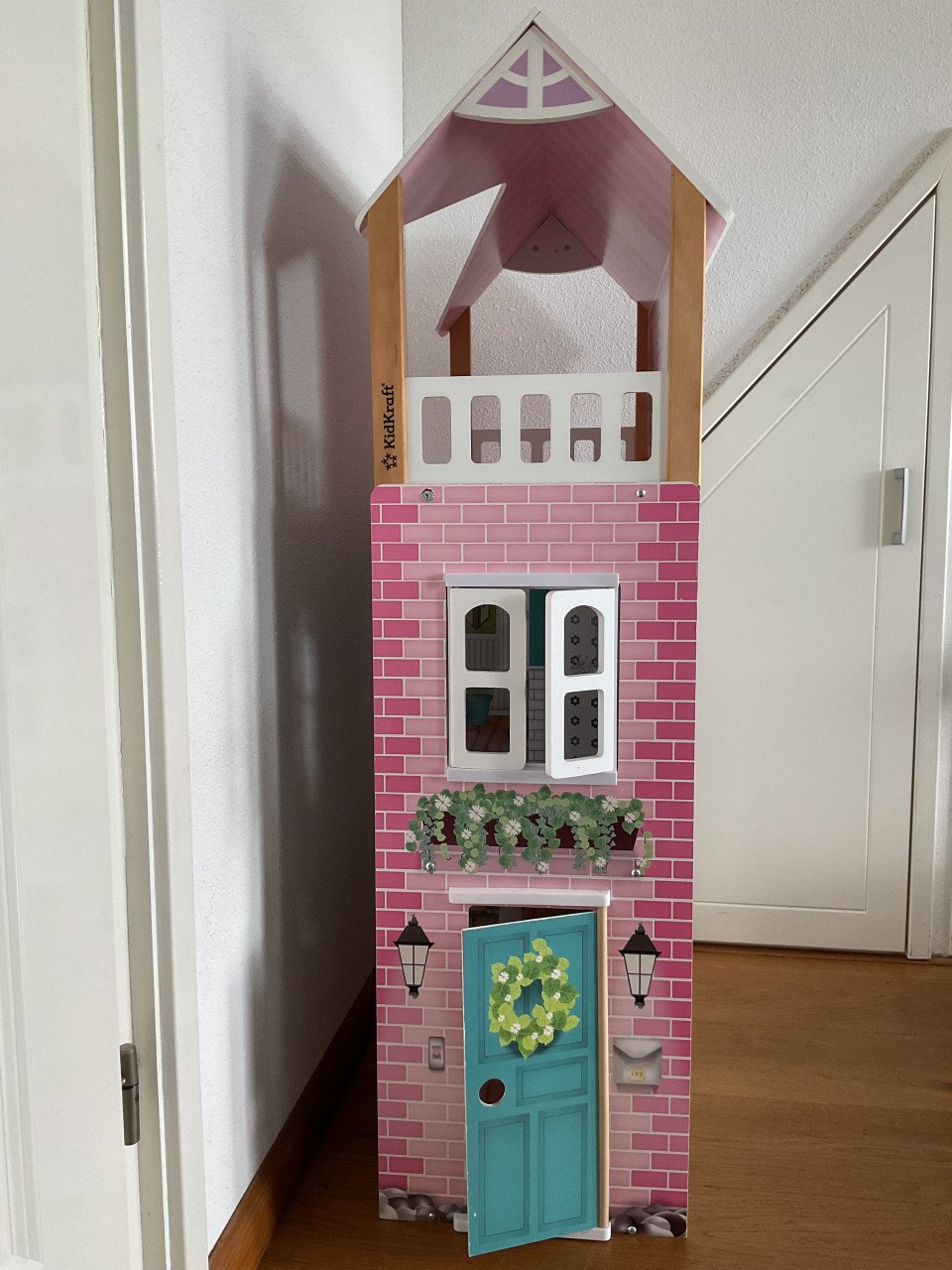 Mooi houten barbiehuis