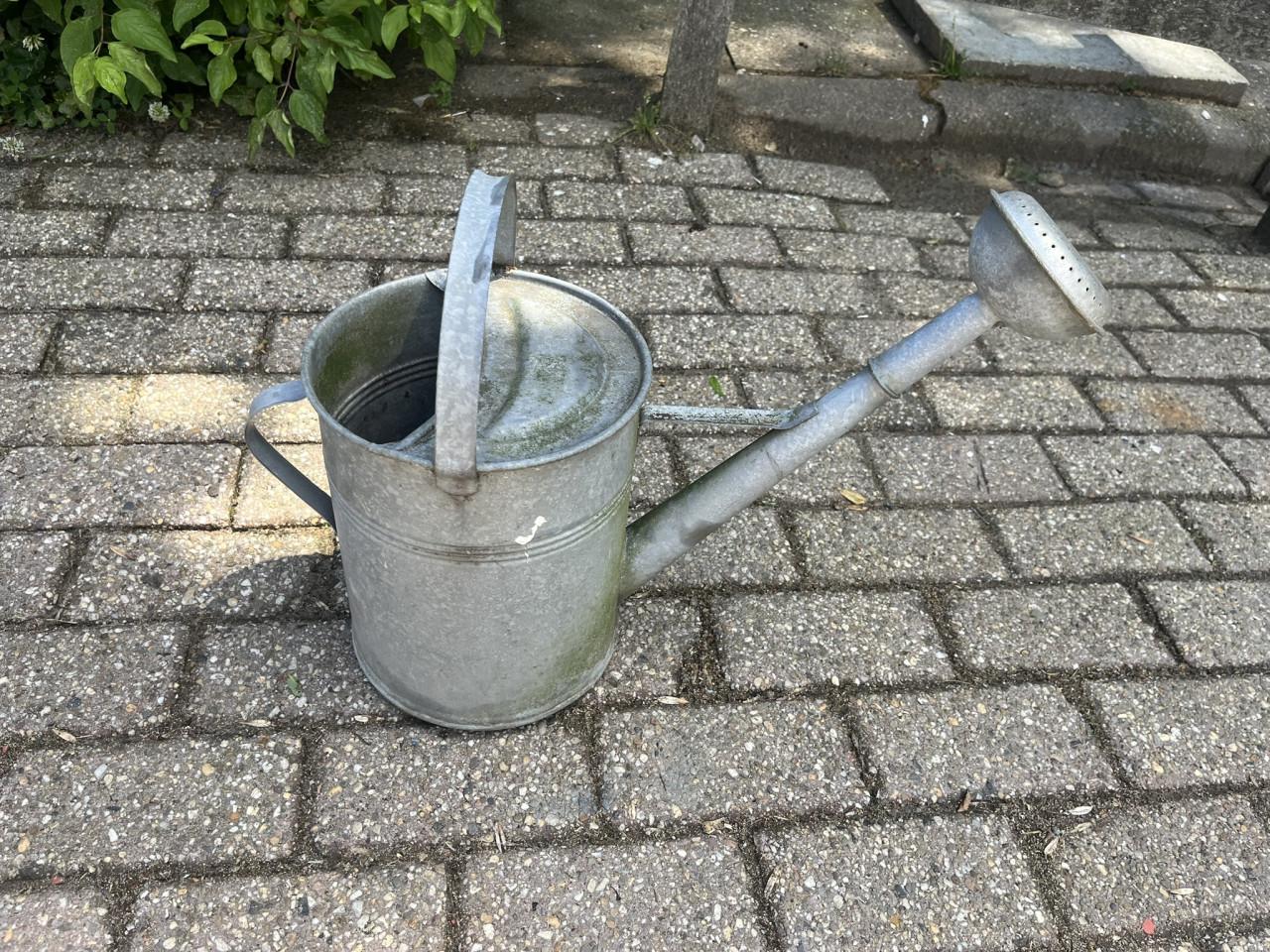 6 Gieters metaal verzinkt