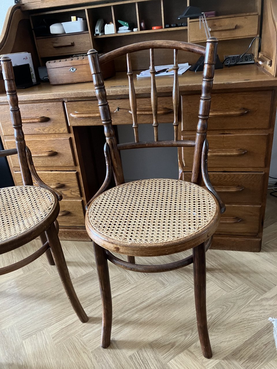 Thornet stoel met gevlochten zitting 2x