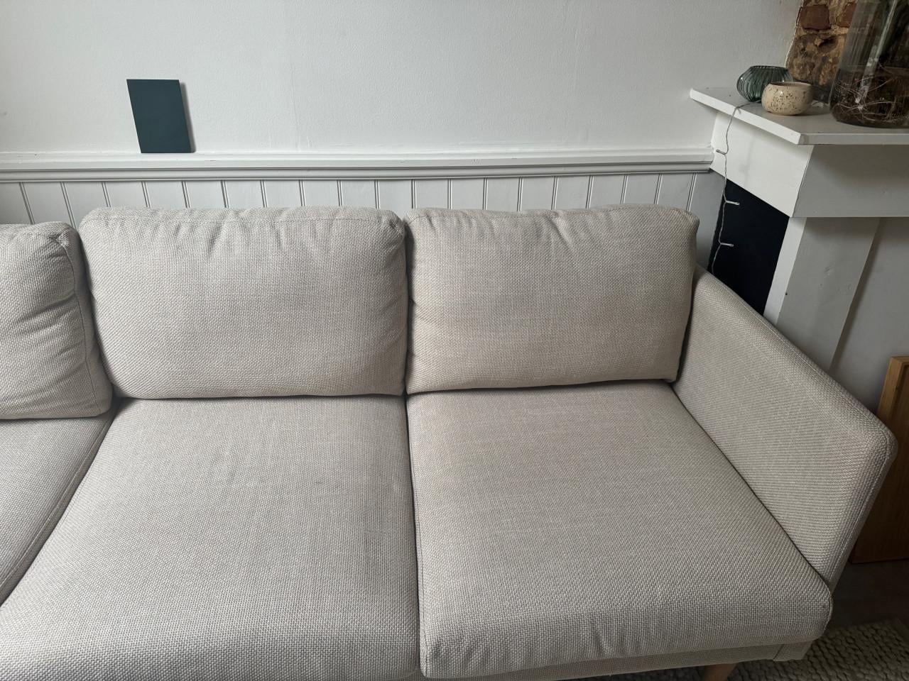 Driepersoons hoekbank met verplaatsbare chaise longue