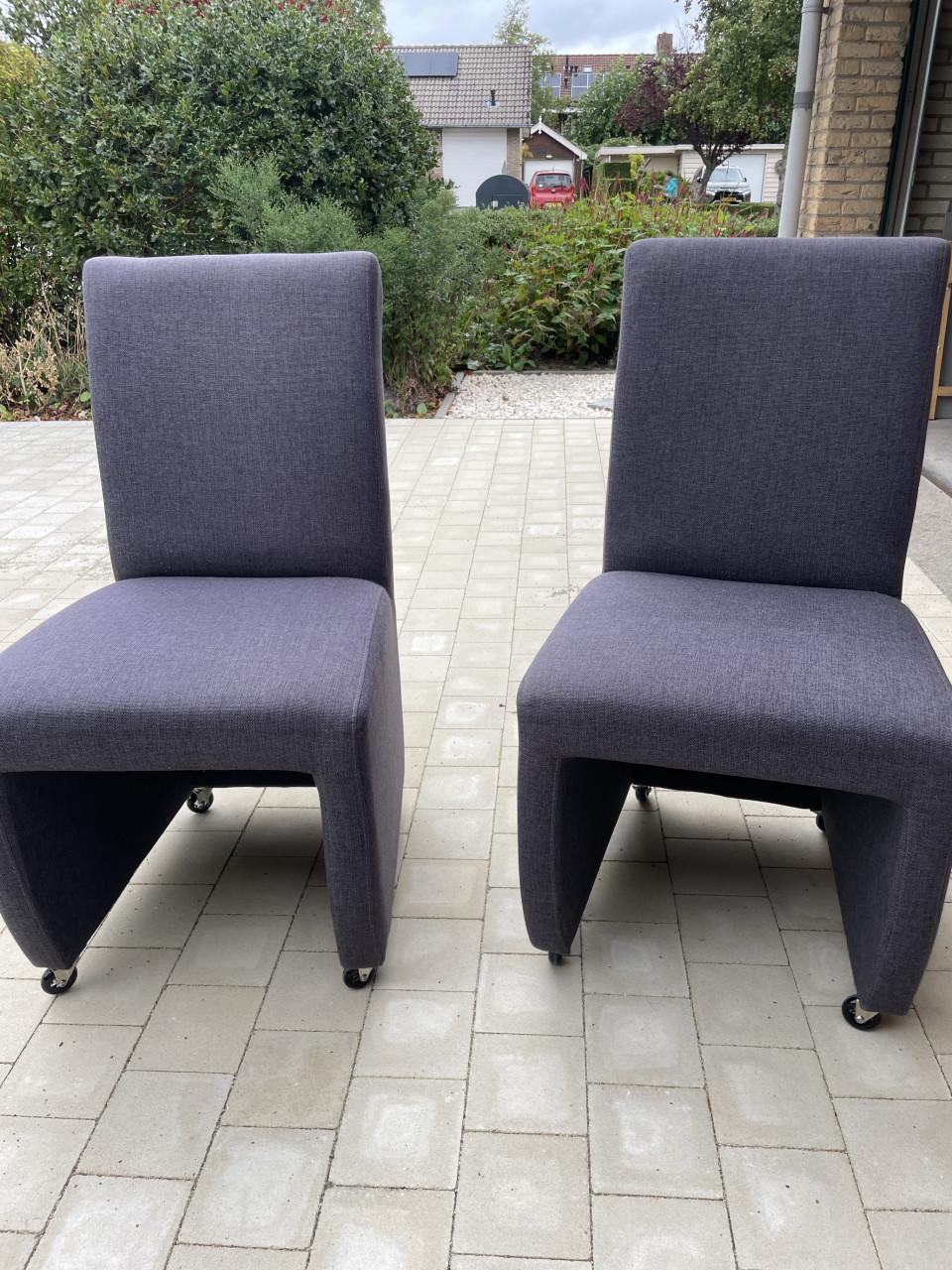 2 eetkamerstoelen
