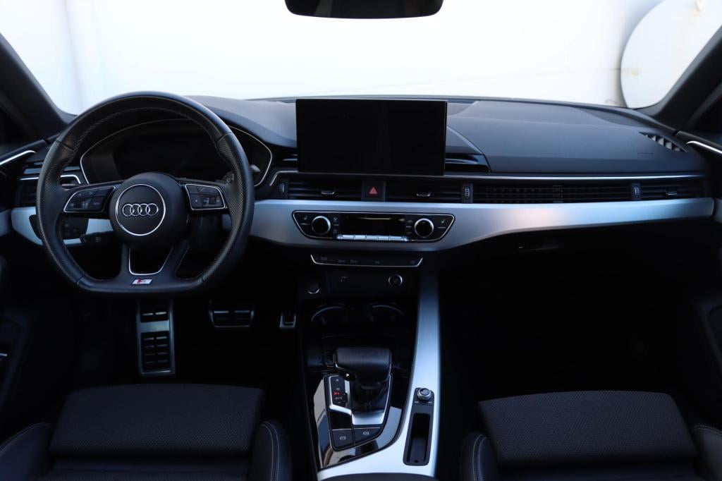 Audi A4 limousine 35 tfsi s edition 150pk s-tronic