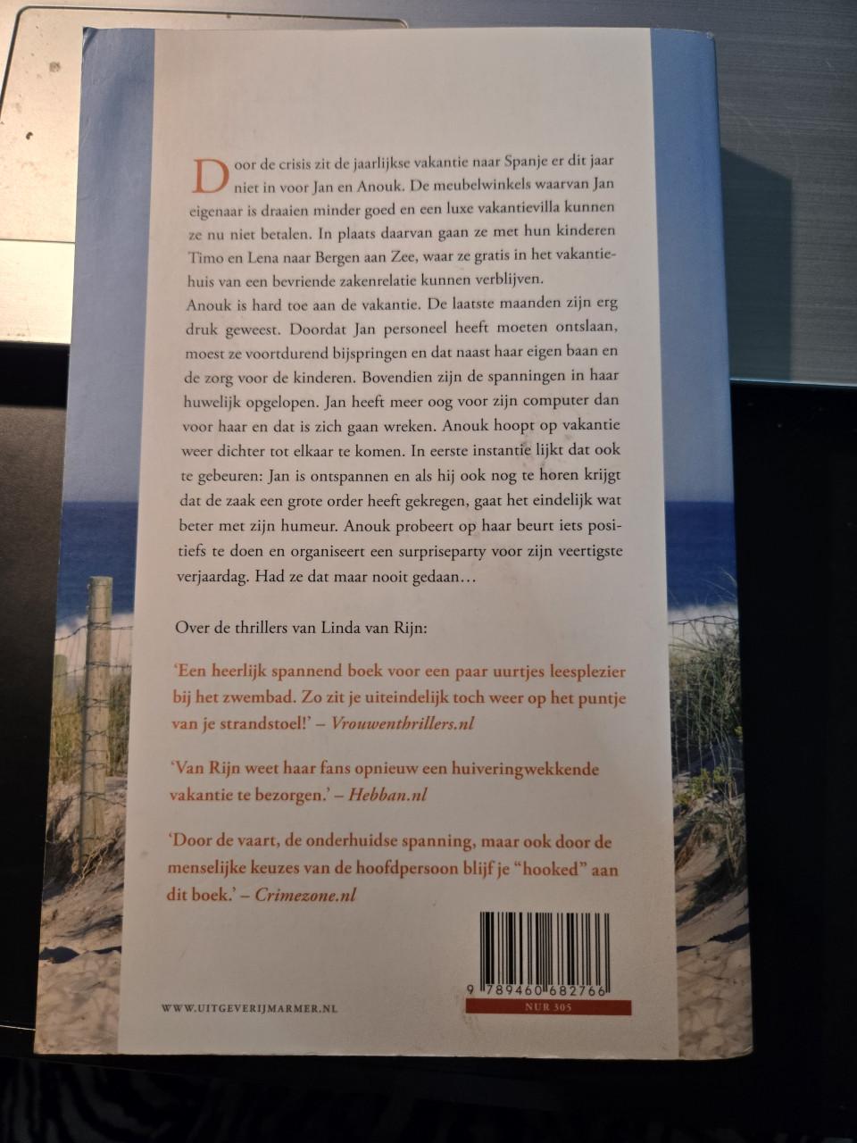 Boek: Zeezicht van Linda van Rijn 2016 1e druk