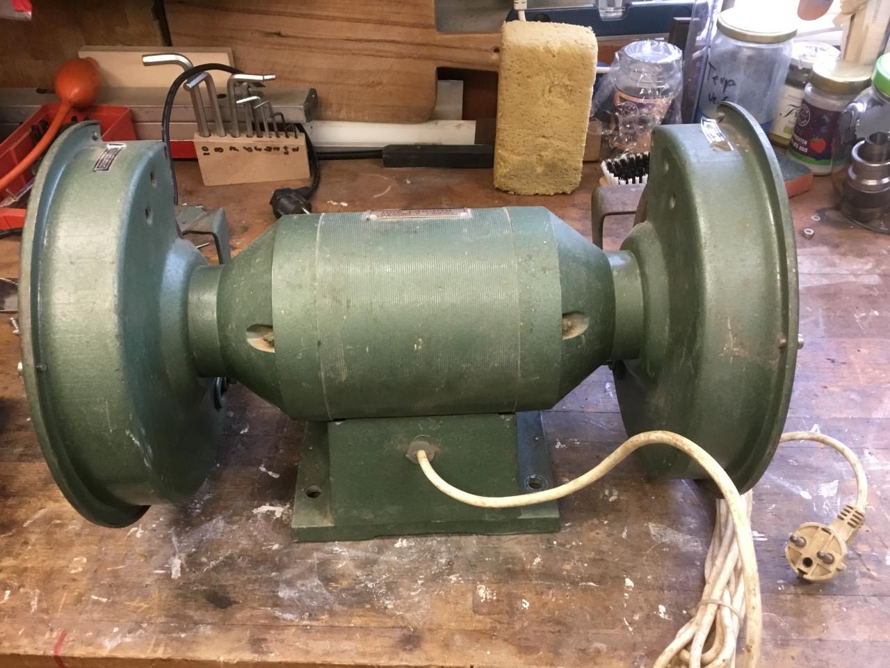 Werkbankslijpmachine 200mm