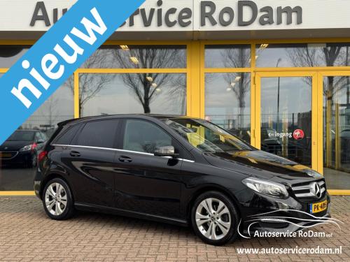 Mercedes-Benz B-Klasse 180 activity edition | leer | automaat |