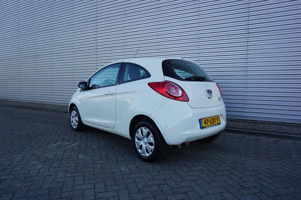 Ford KA 1.2 cool&sound airco / elektr. ramen / nap / apk t/m 04-2027