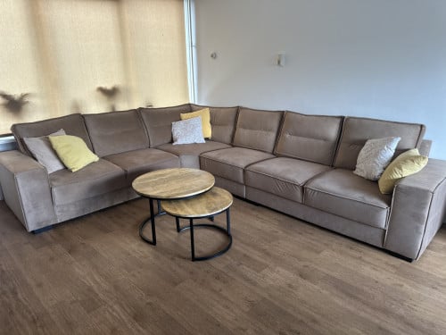 6 personen Hoekbank beige 1 jaar oud + salon tafels