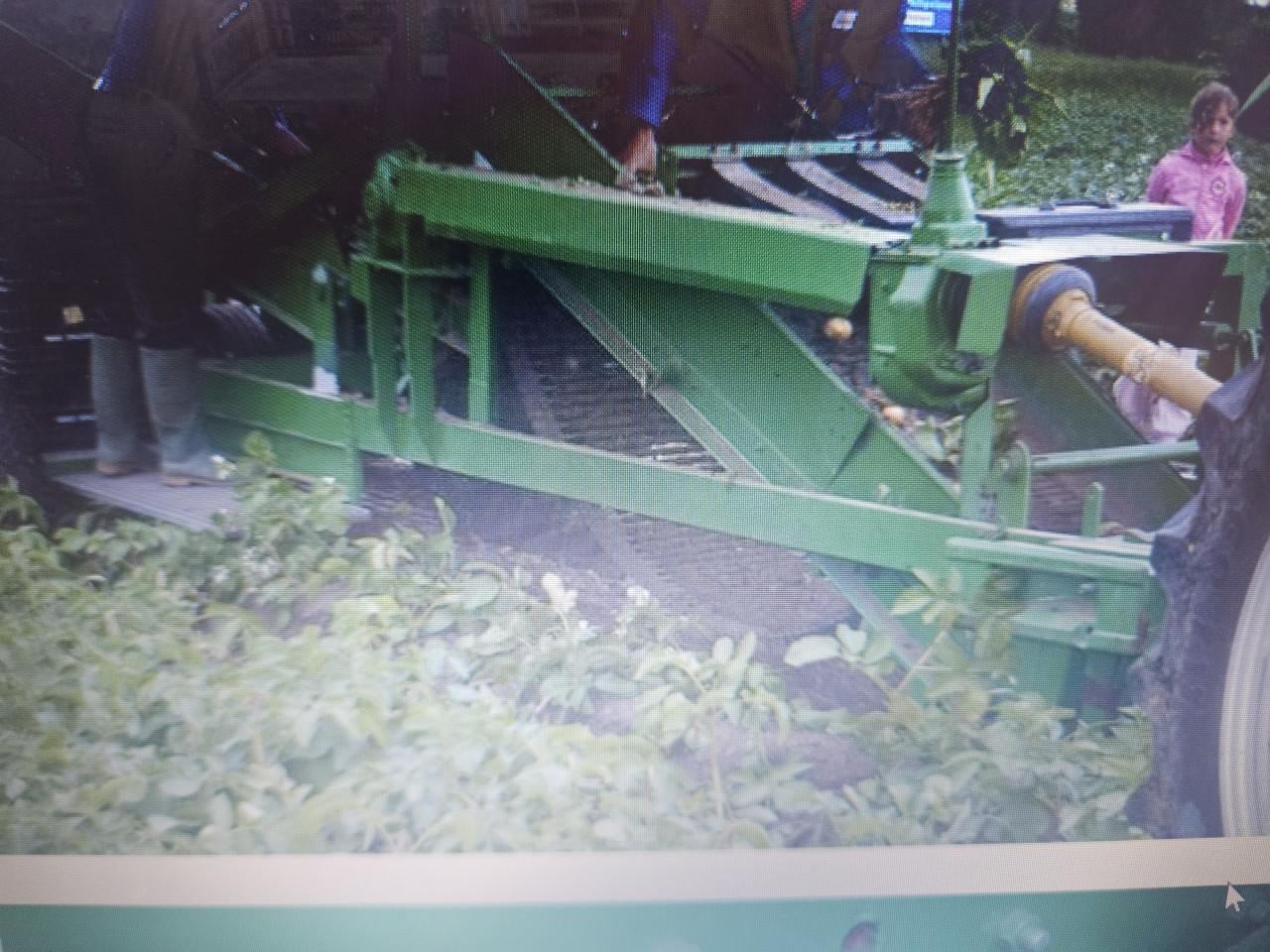 Eenrijge krakei aardappelrooier/kistenrooier