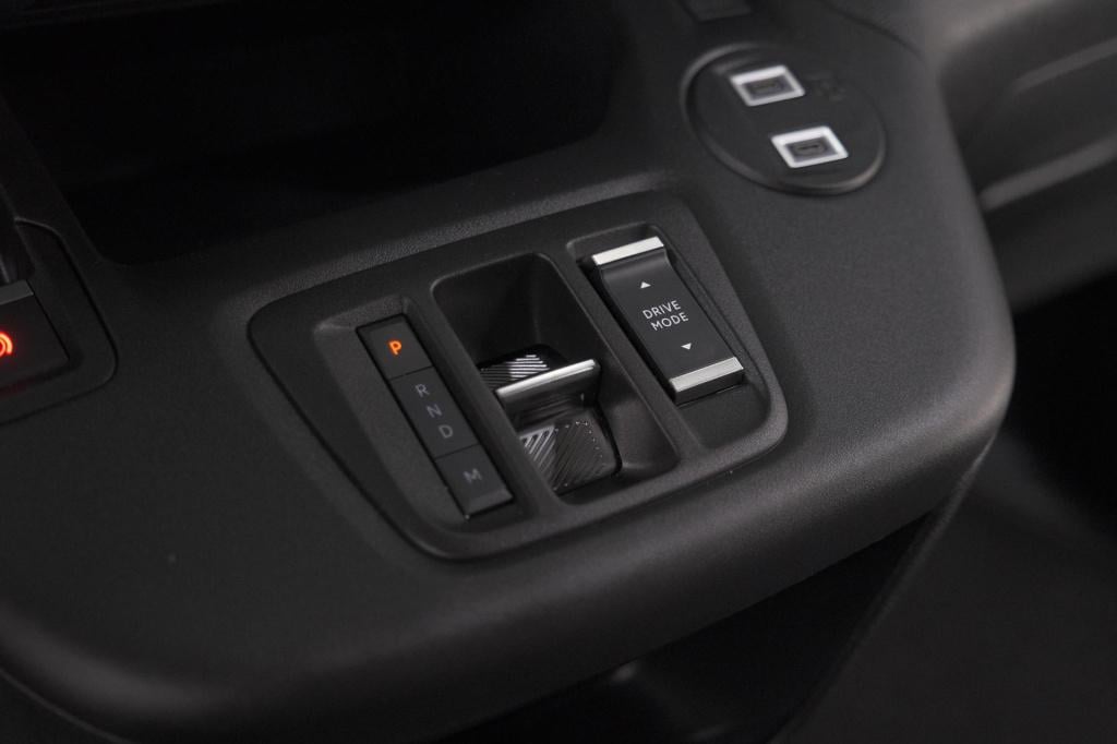 Peugeot Partner 1.5 bluehdi 130 eat8 s&s l2 | trekhaak | camera | betimmeri