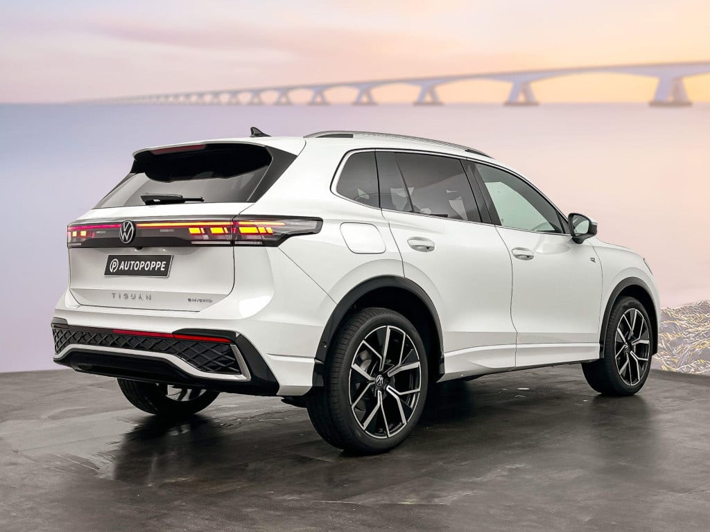 Volkswagen Tiguan r-line-edition 1.5 ehybrid 150 kw / 204 pk suv 6 v