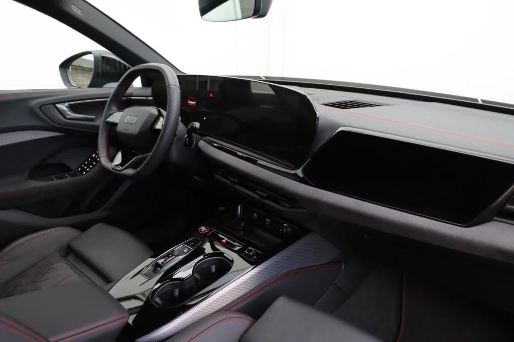 Audi A5 avant 2.0 e-hybrid quattro s edition competition black style 367pk 