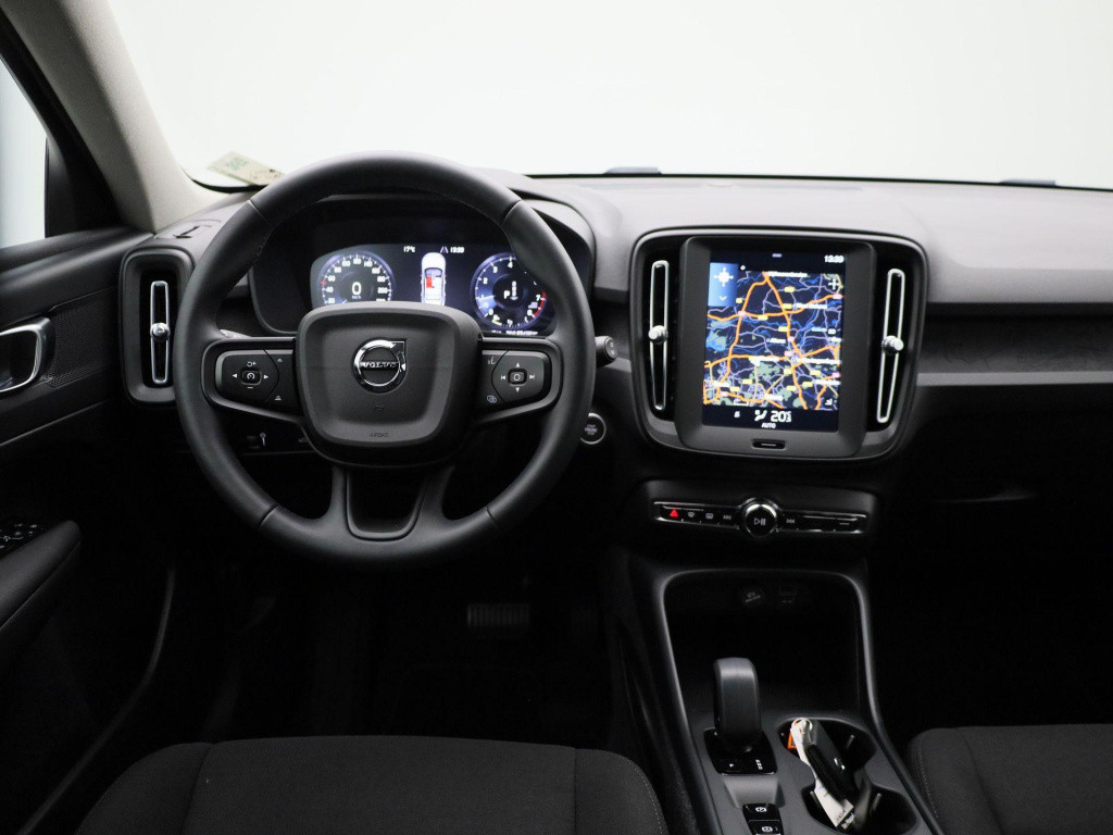 Volvo XC40 1.5 t3 momentum | automaat | lmv | navigatie | virtual cockpit |