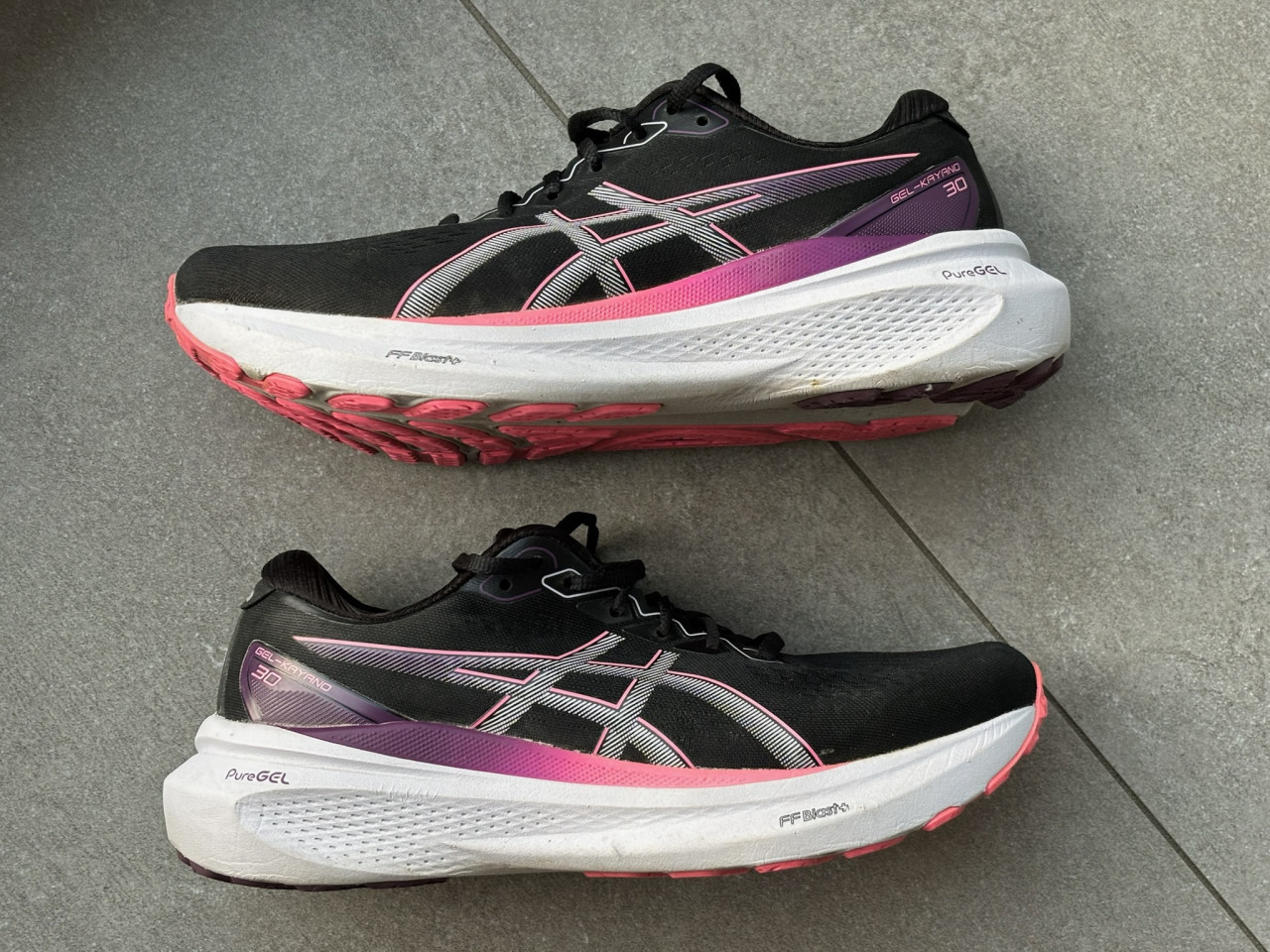 Hardloopschoenen Asics Gel Kayano 30, maat 42,5 (voetlengte 27 cm) - ZGAN