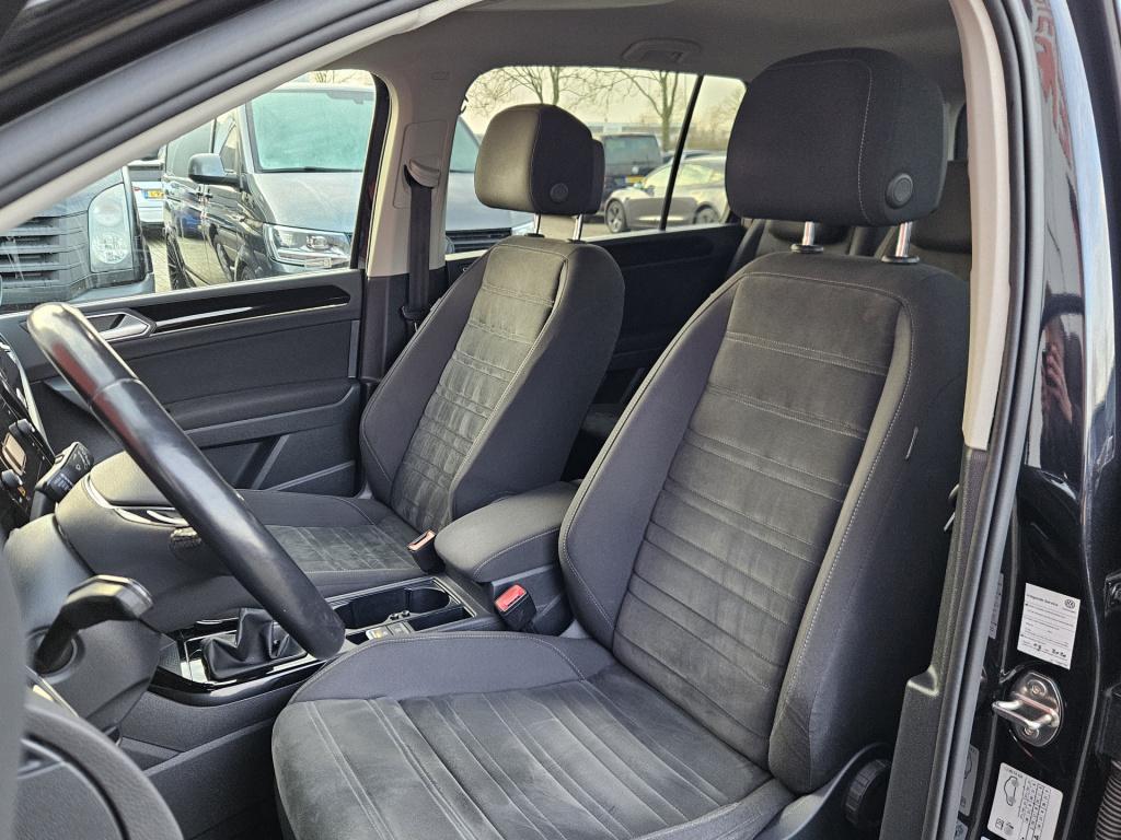 Volkswagen Touran 1.2 tsi highline business r-line 7-pers. | acc | camera