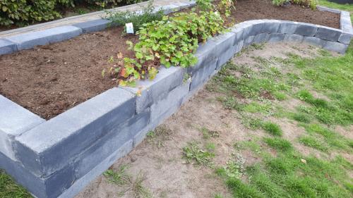 96 stapelblokken antraciet 15x15x60cm ter overname