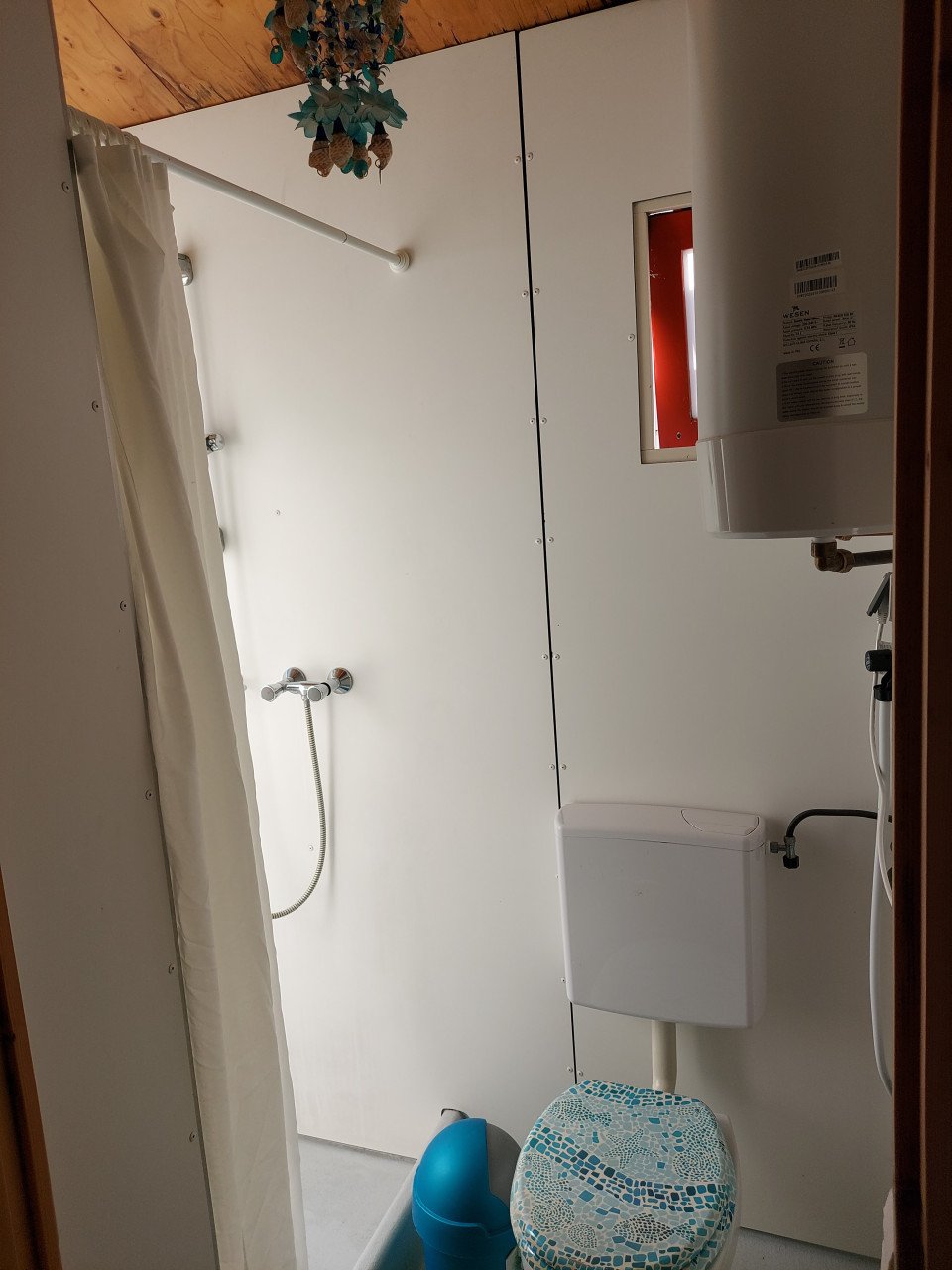 Te huur. slaapstrandhuisje