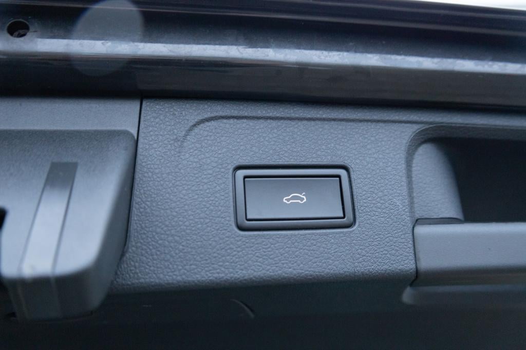 Volkswagen Passat variant 1.8 tsi highline 180 pk nav i trekhaak i acc i ap