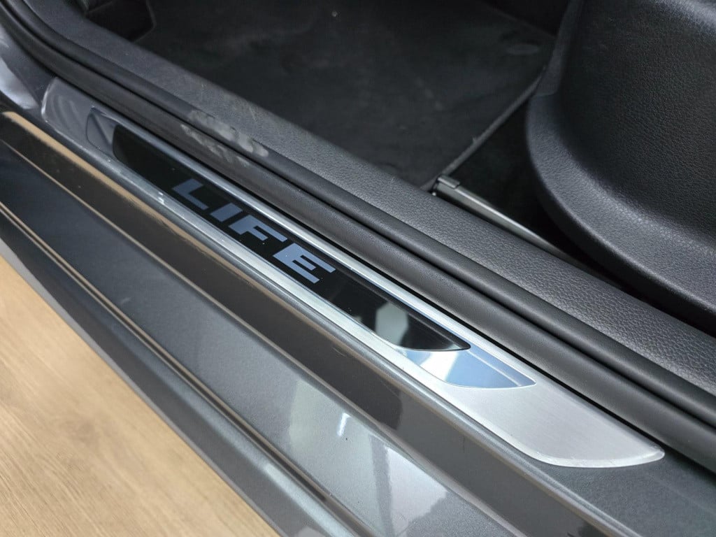 Volkswagen Polo occasion 1.2 tsi highline automaat met sportieve look | cru