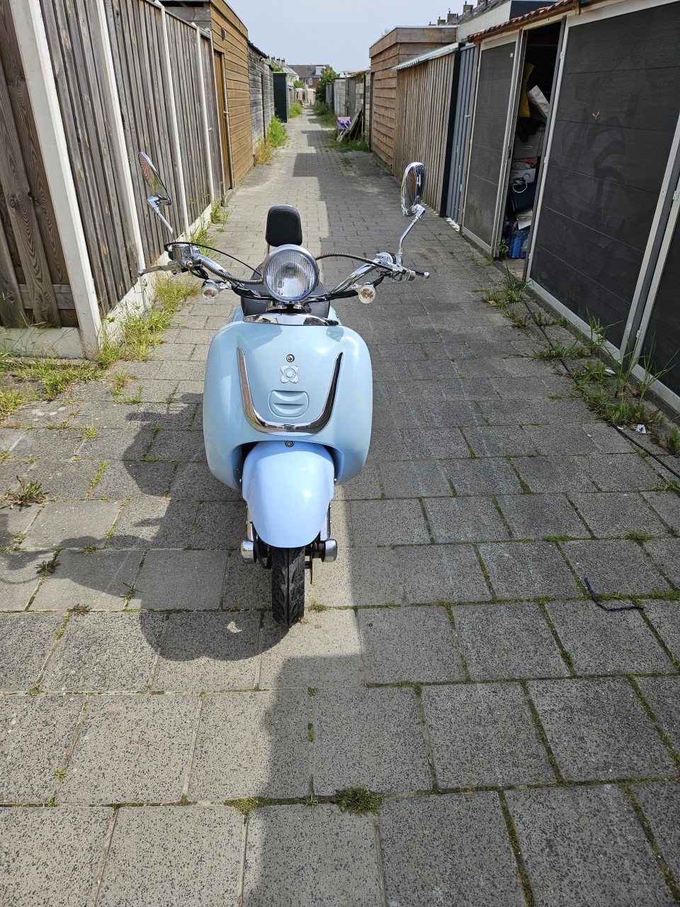 Agm retro scooter