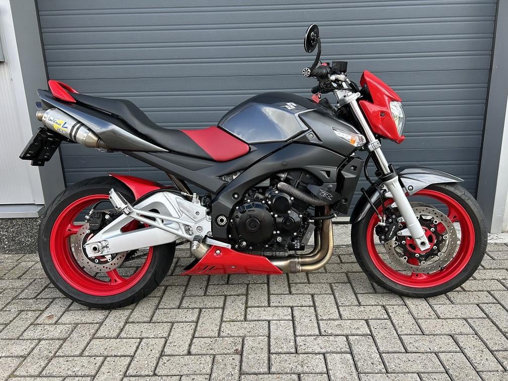 Suzuki GSR600 uit 2010 met slechts 9147 km!!, LeoVince/TopBlocks €3650,-