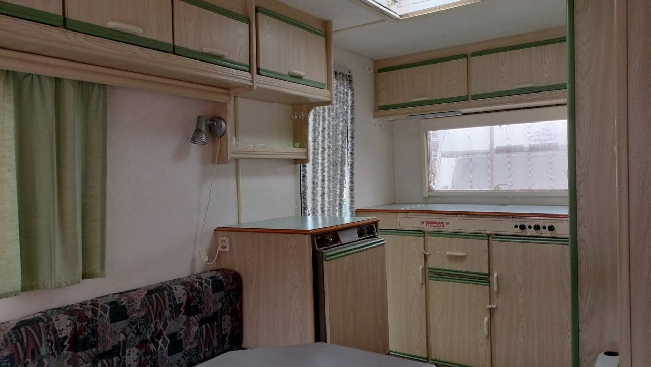 Avondale (BEYERLAND) met voortent en luifel