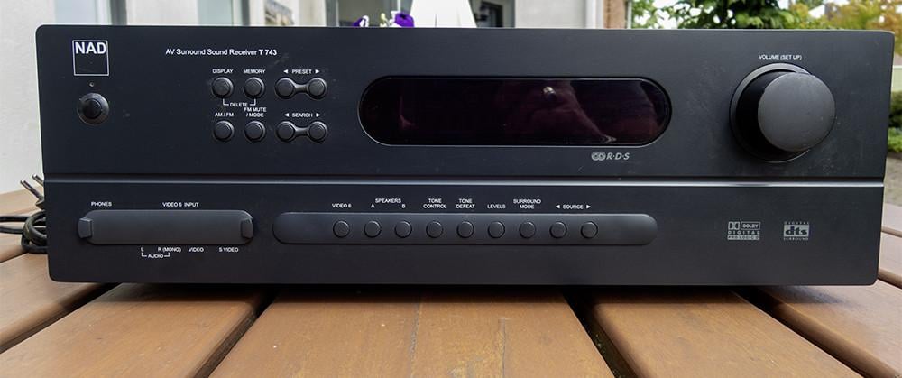 Te koop NAD-receiver.