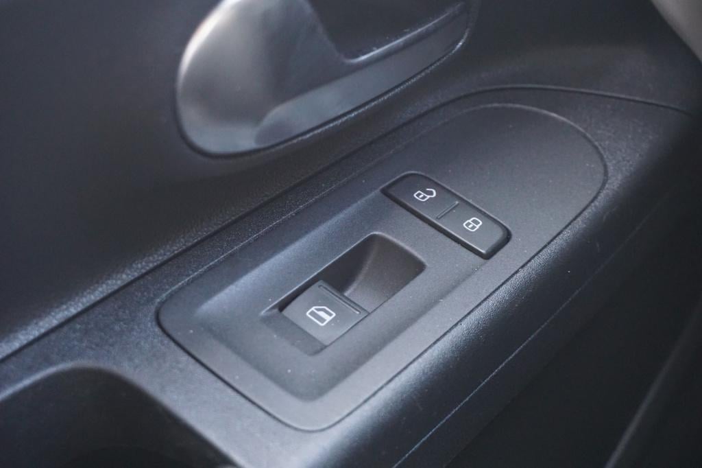 Volkswagen UP! 1.0 move up! bluemotion airco / elektr. ramen / lm velgen / 