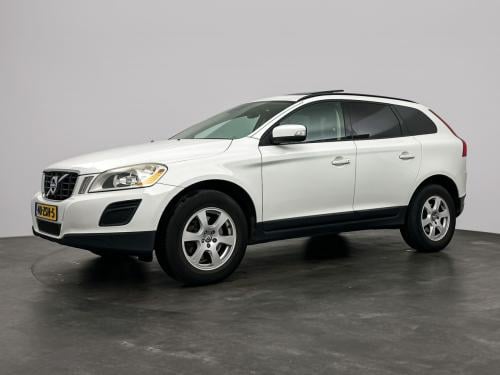 Volvo XC60 - 2.0 D3 FWD Kinetic | Camera | Leder | Navi | Trekhaak