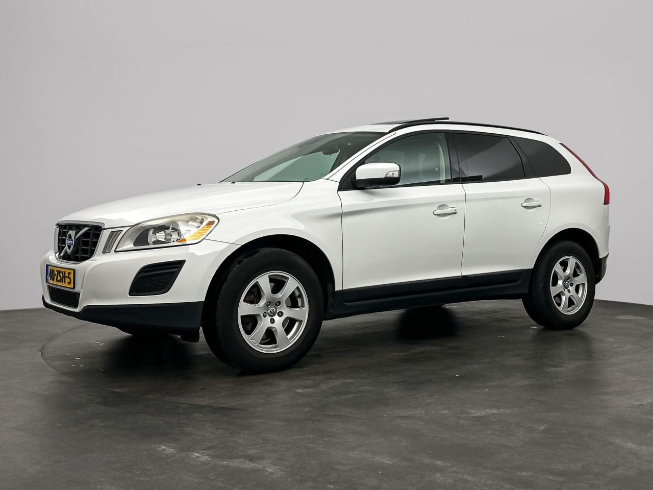 Volvo XC60 - 2.0 D3 FWD Kinetic | Camera | Leder | Navi | Trekhaak