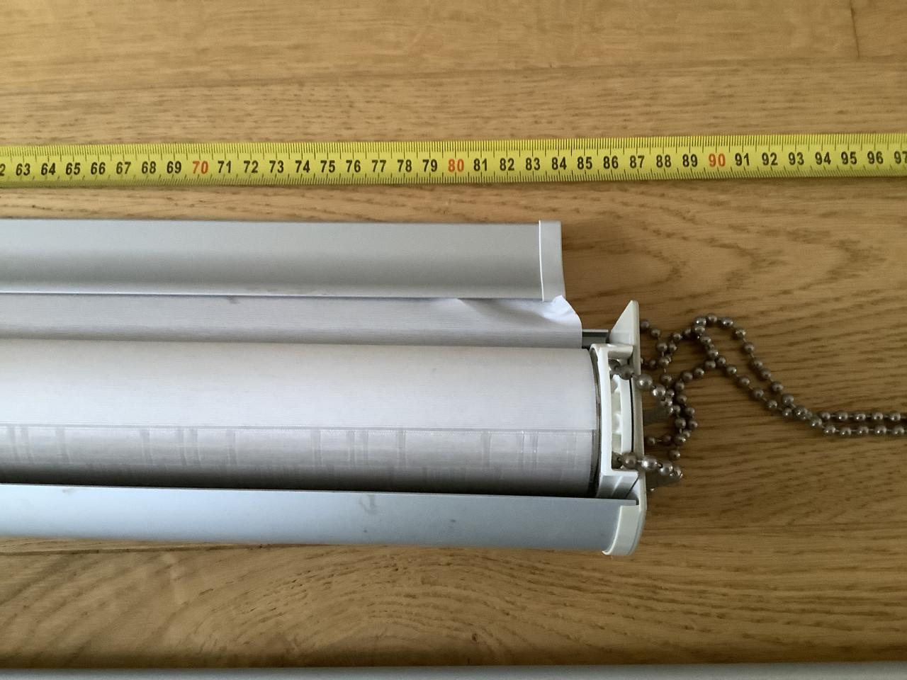 Raamdecoratie, 3 rolgordijnen. 2x 127,5cm en 1x 87cm