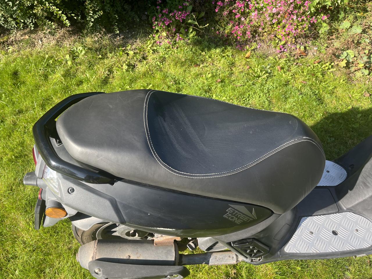 Scooter- Peugeot Streetzone te koop