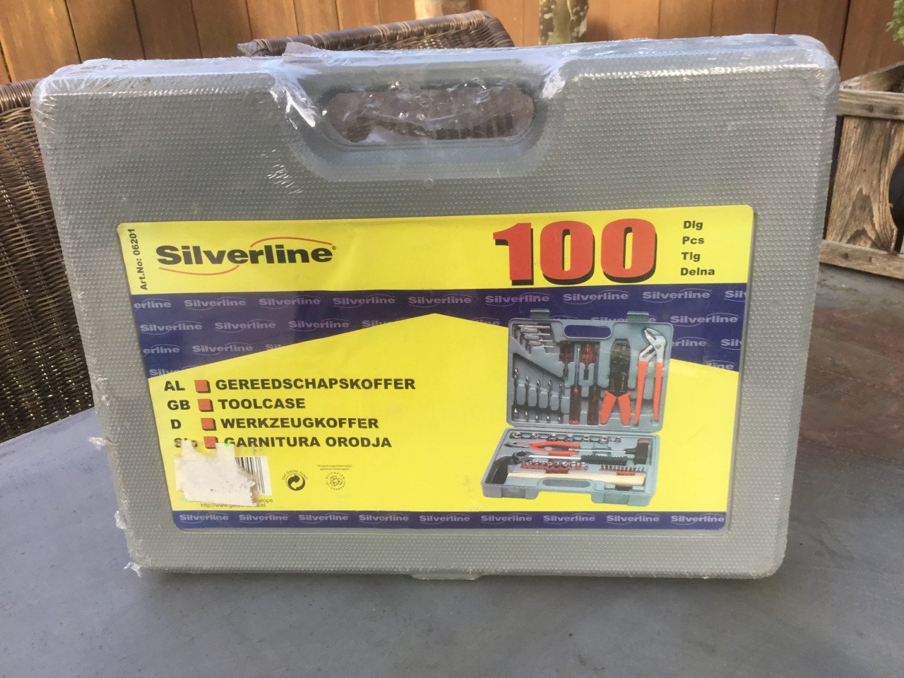 Gereedschapskoffer te koop met 100 onderdelen. Nieuw.