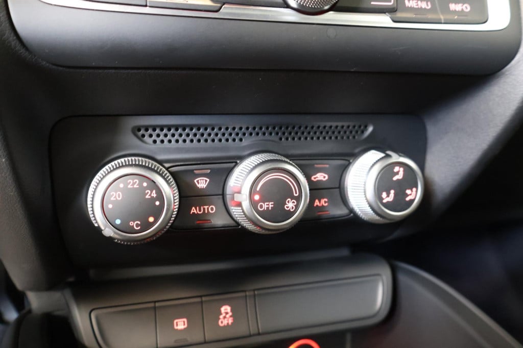 Audi A1 Sportback 1.0 tfsi design s-line nl auto, parkeersensoren, bluetoot