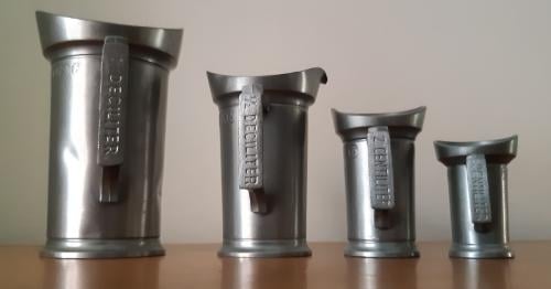 4 tinnen maatkannetjes