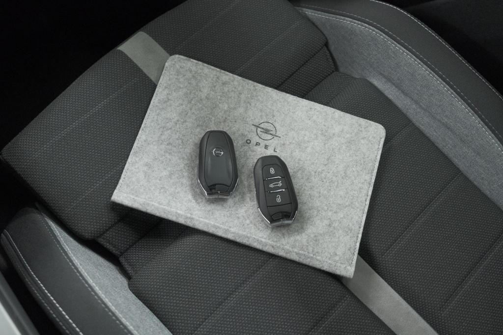 Opel Grandland 1.2 turbo 145 hybrid business edition | elektrische kofferkl