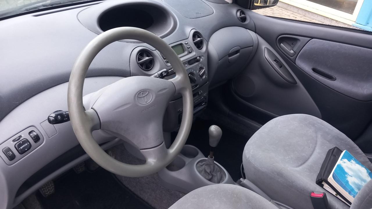 Toyota Yaris 1.3-16V VVT-i Sol 5deurs bj:2000 apk 12-2026