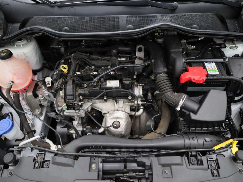 Ford Fiesta 1.1 trend ac | parkeersensoren | apple carplay | elek. spiegels
