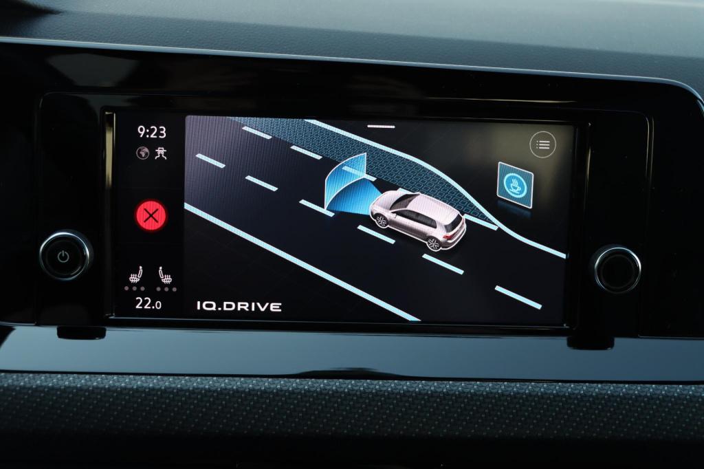 Volkswagen Golf 1.5 etsi r-line 130pk dsg7