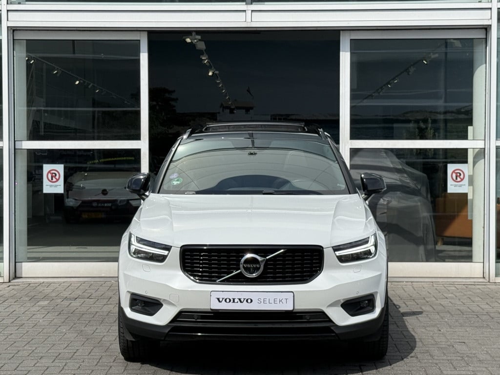Volvo XC40 t5 262pk recharge r-design | panodak| adap.cruise| 360camera| el