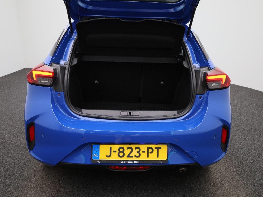 Opel Corsa 1.2 gs line | lmv | parkeer sensoren | half leder | dab | camera