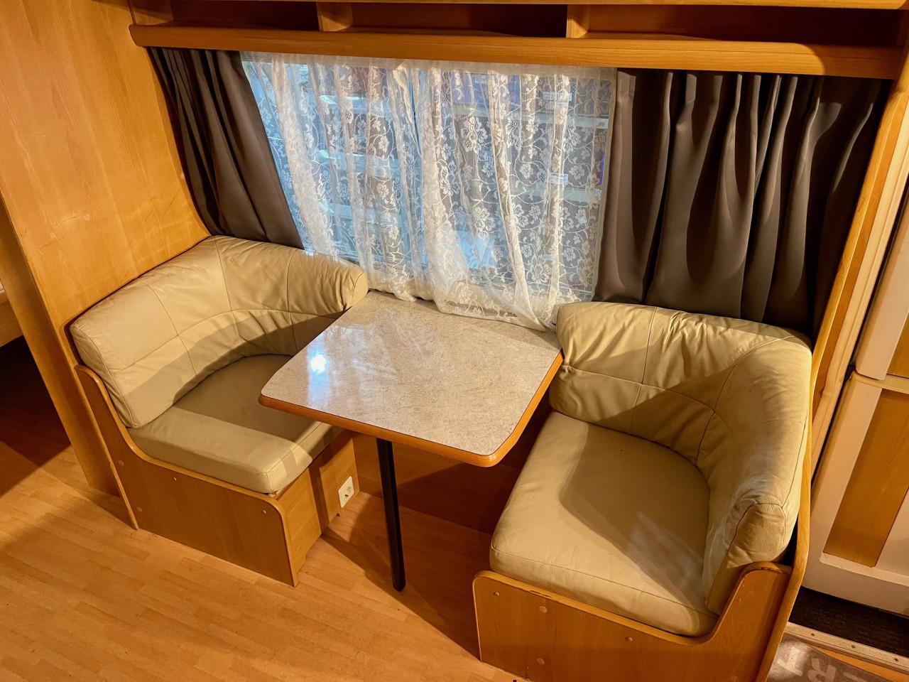 Tabbert Comtesse 620 (2006), ruime caravan met Dorema 4‑seizoenen voortent