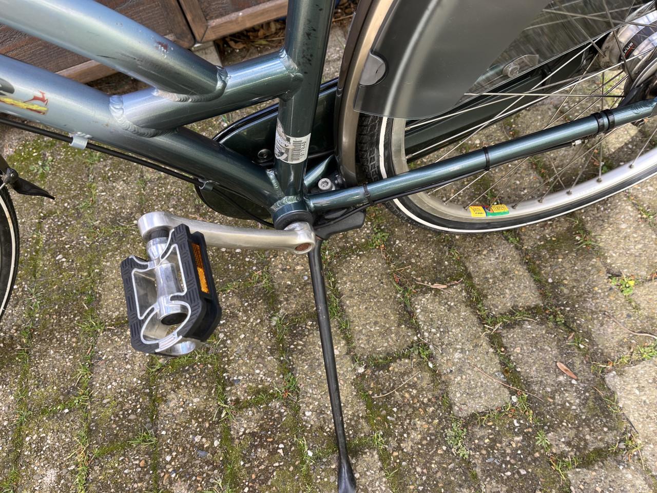 Dames fiets Gazelle met versnel, trommelremmen, verlichting enz.