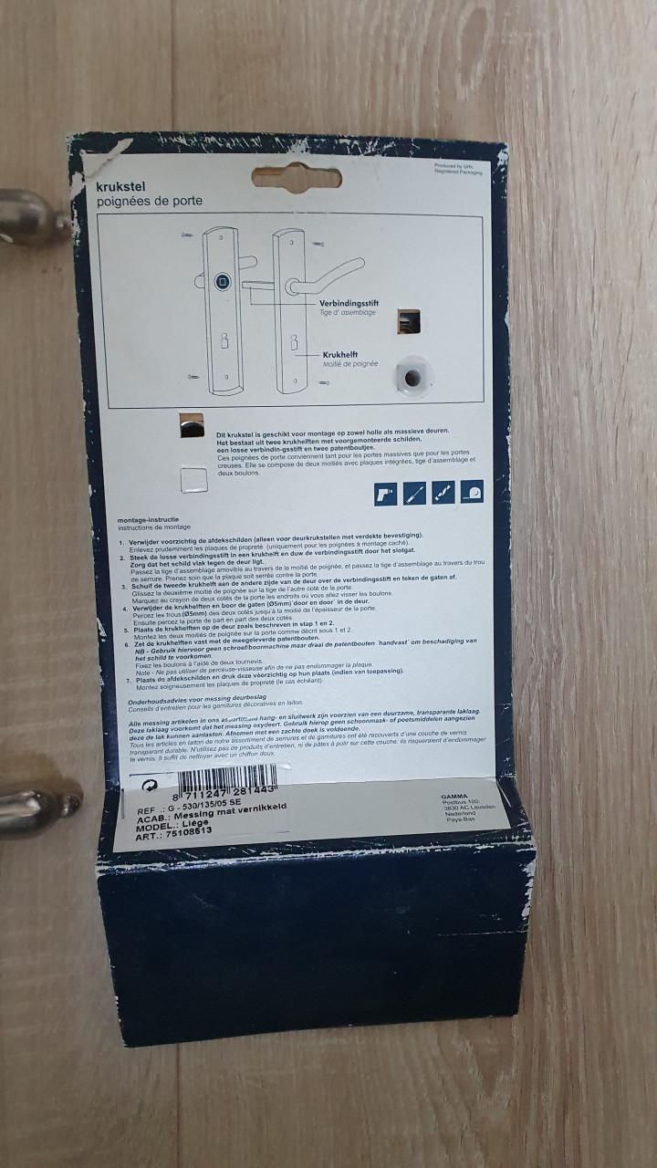 Deurbeslag voor 8 deuren