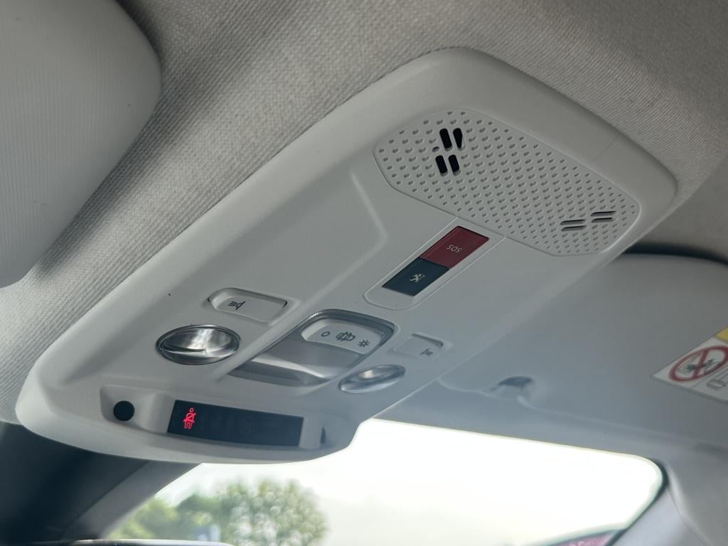 Peugeot 208 1.2 puretech 100pk eat8 allure pack 3d cockpit | apple carplay 