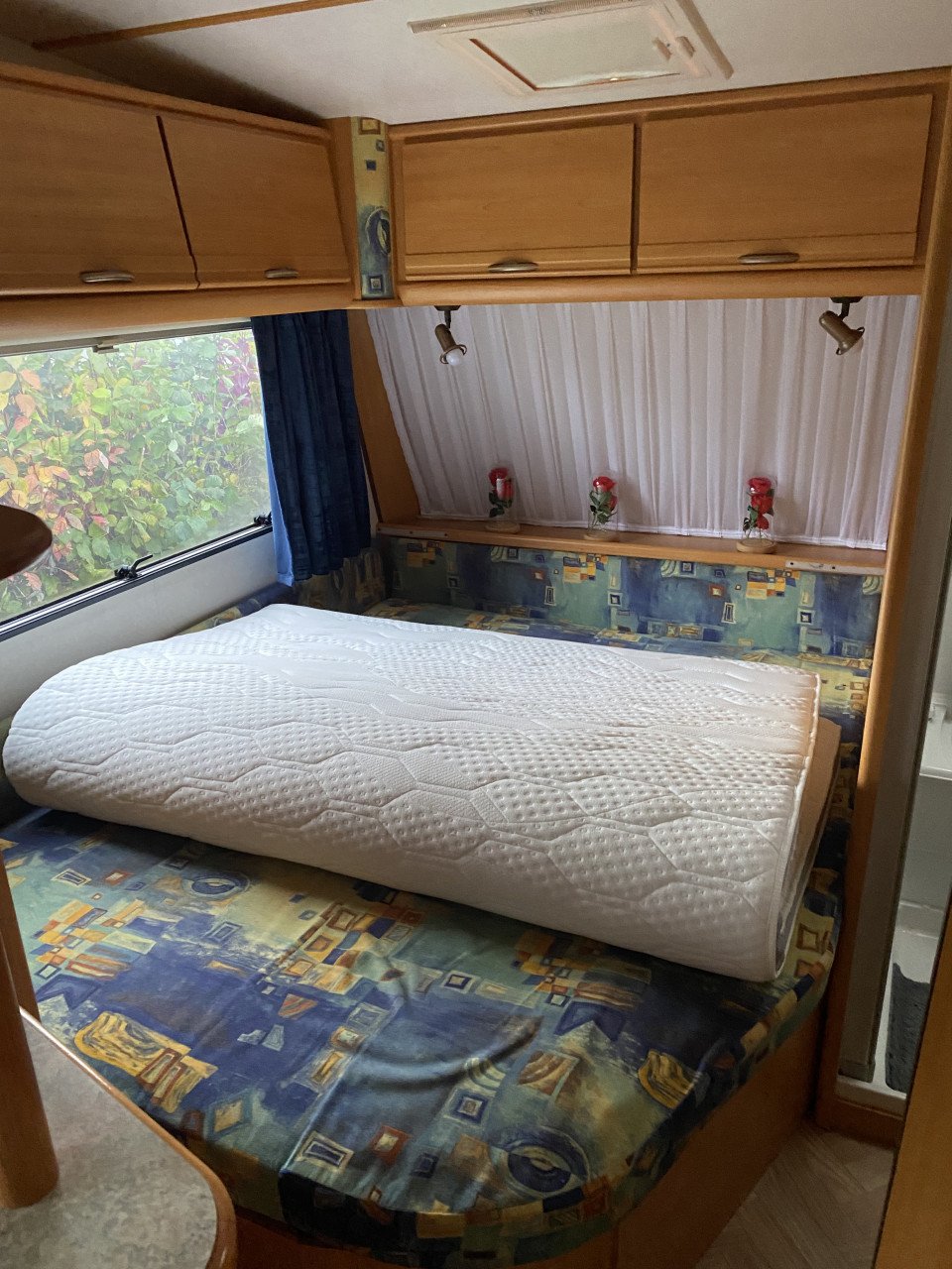 Lmc luxus caravan 560 met 4 seizoenen voortent airco compleet