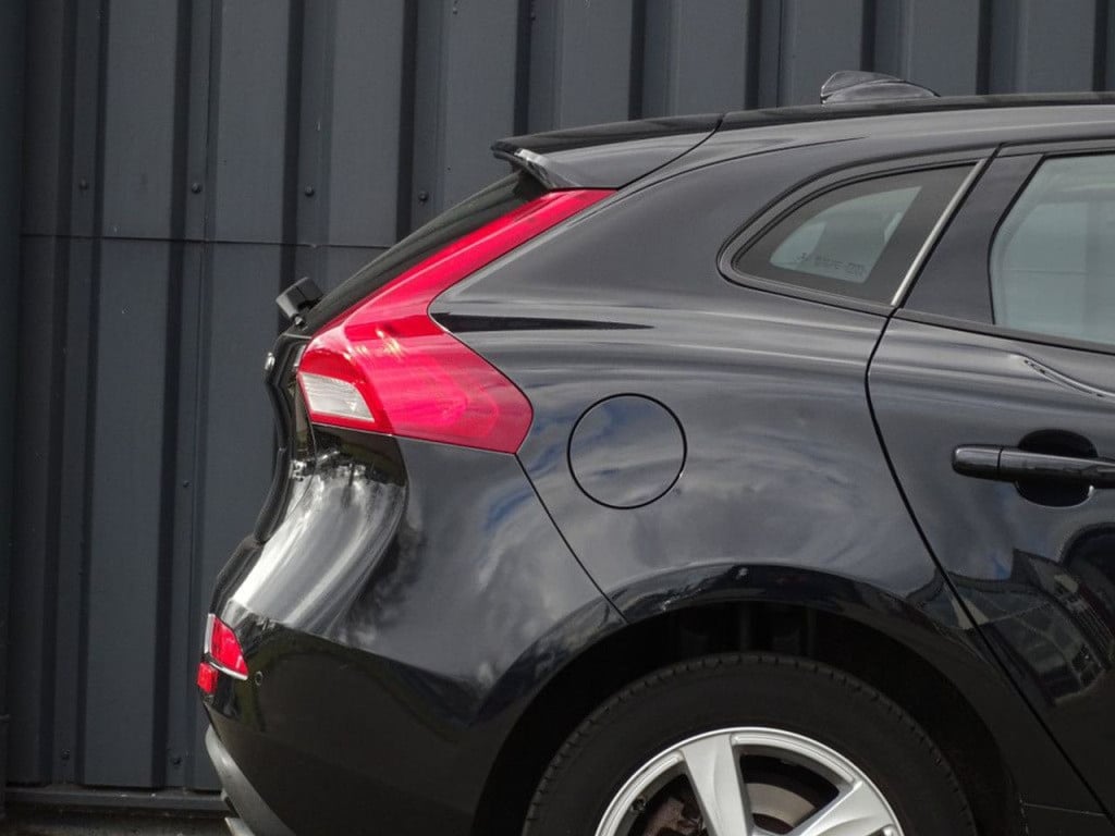 Volvo V40 1.6 t2 momentum stoelverwarming | navi | bluetooth