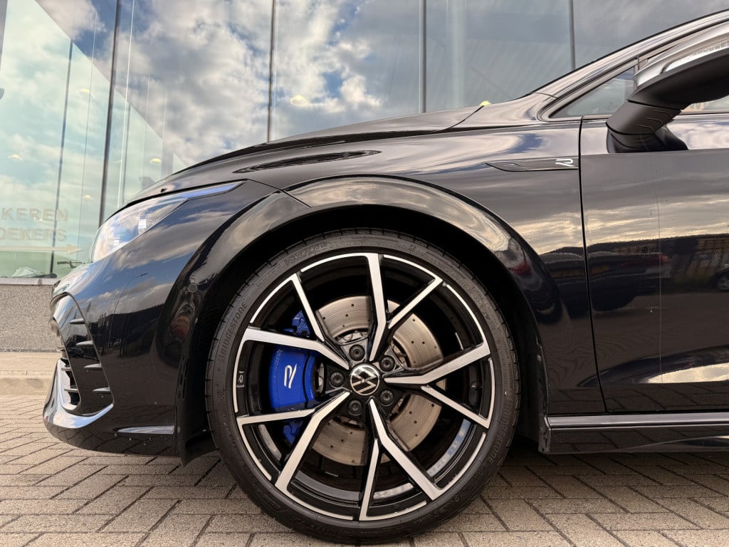 Volkswagen Golf 2.0 tsi r 4motion performance nurburgring edition | akrapov