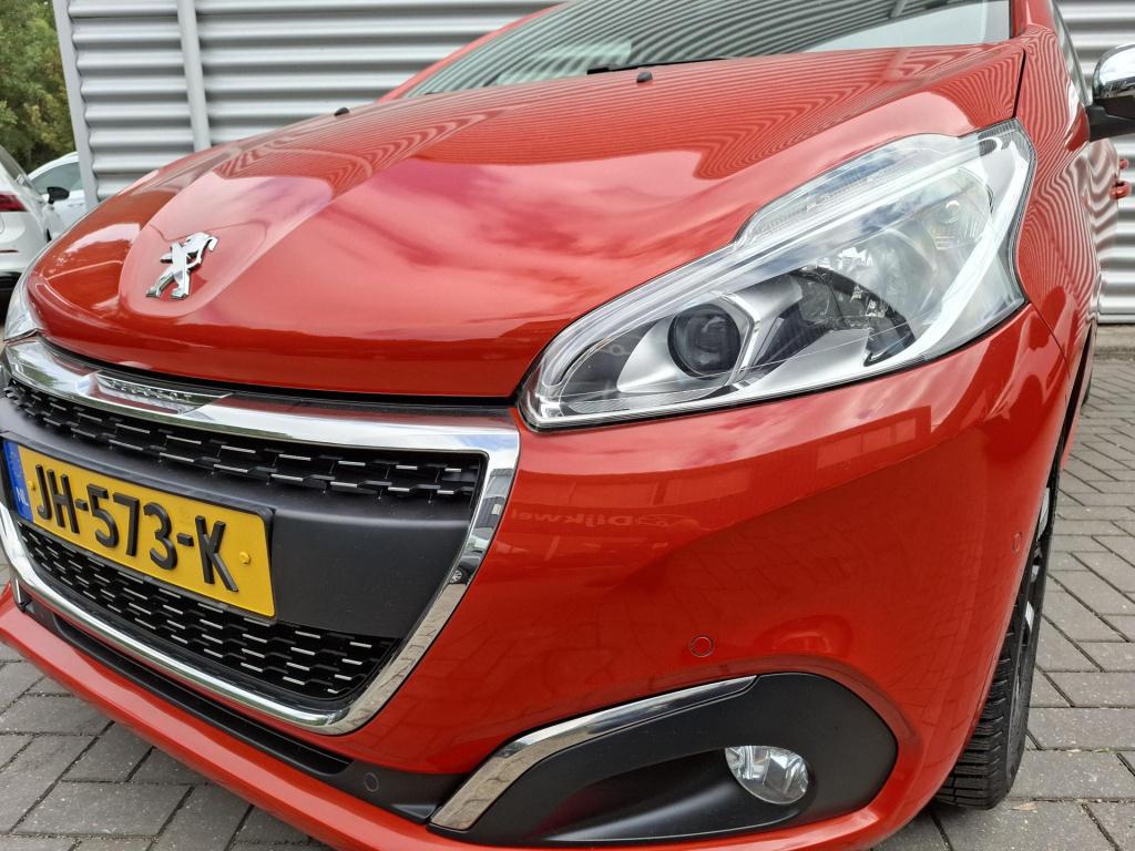 Peugeot 208 110 allure automaat eat6 nav/clima/camv