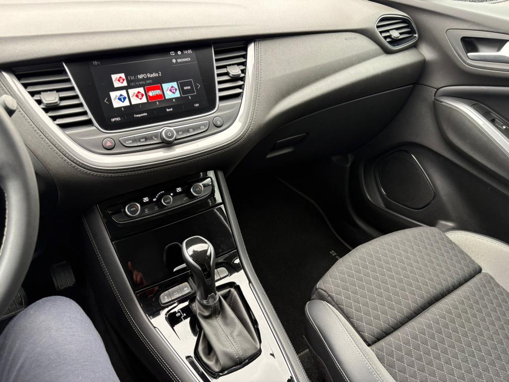 Opel Grandland X 1.2 turbo business executive